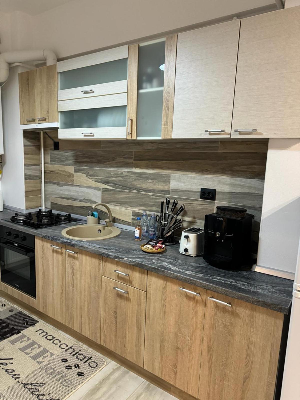 Luxury Young Residence Iasi Extérieur photo